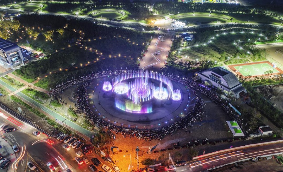 Dadaepo Beach Sunset Fountain