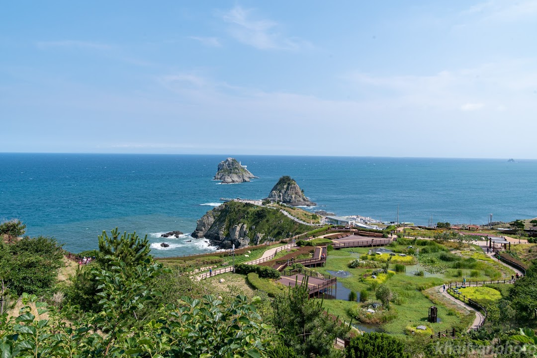 Yeongdo Coastal Trail Skywalk